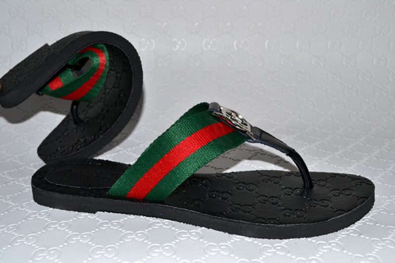Gucci Slippers Woman--239